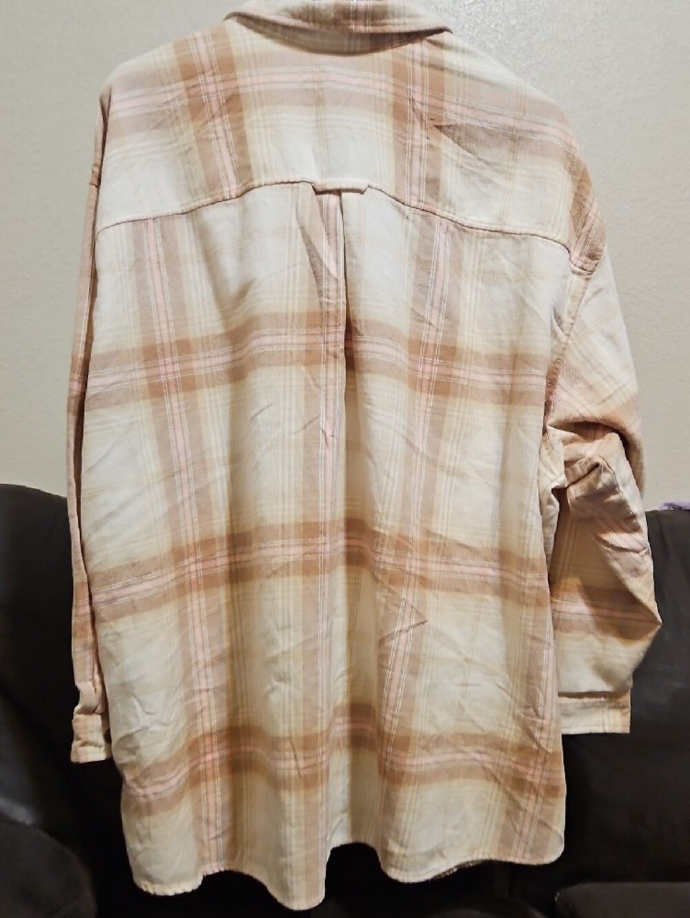 Old Navy Cream, Pink and Tan Plaid Button-Down Shirt - Picture 5 of 10